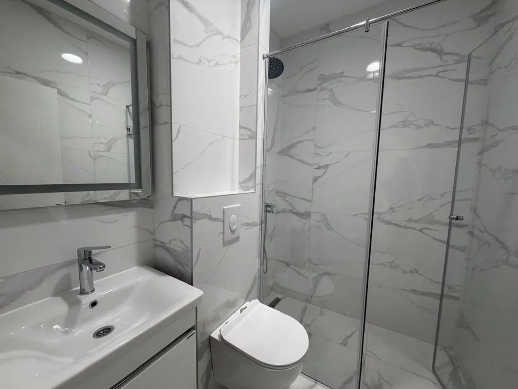 Prodaja, dvosoban stan, 69m², Dobrota, Kotor