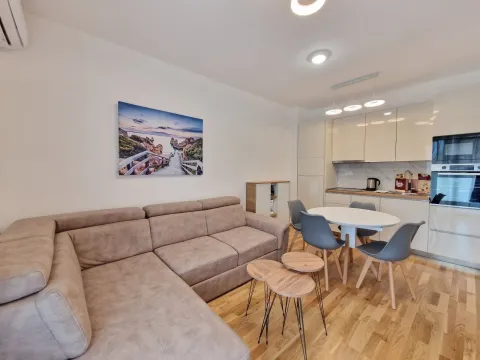 Izdavanje, jednosoban stan, 44m², Bečići, Budva - image 2