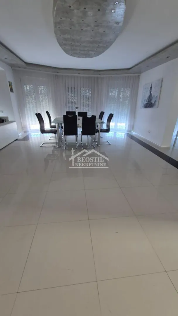 Sale, house, 254m², Mladenovac, Beograd