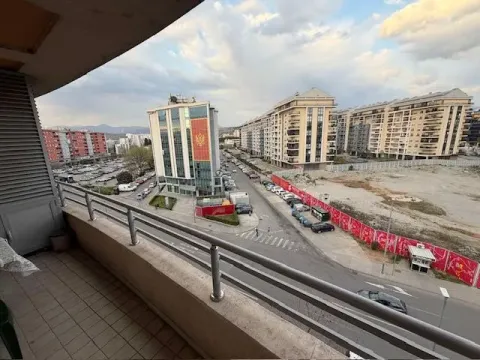 Rent, studio apartment, 32m², City Kvart, Podgorica - image 2