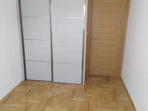 Izdavanje, dvosoban stan, 60m², Stari Aerodrom, Podgorica - image 4