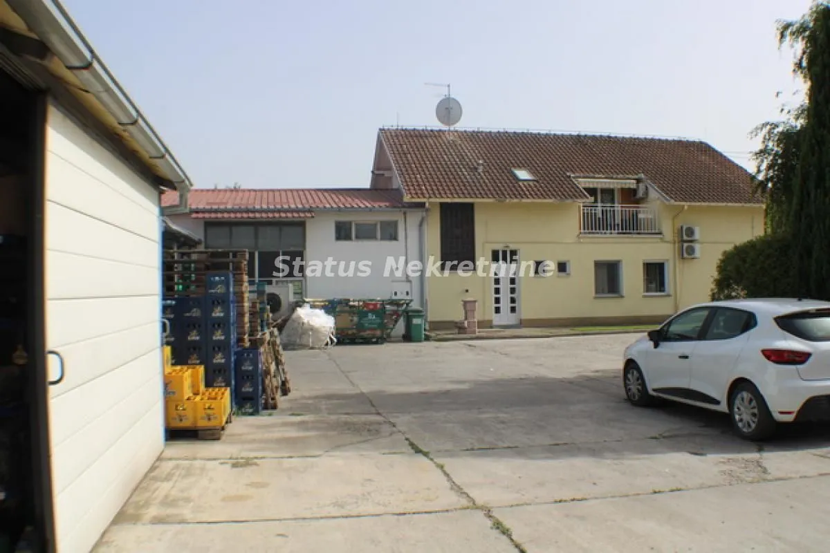 Prodaja, poslovni prostor, 613m², Beočin, Srbija