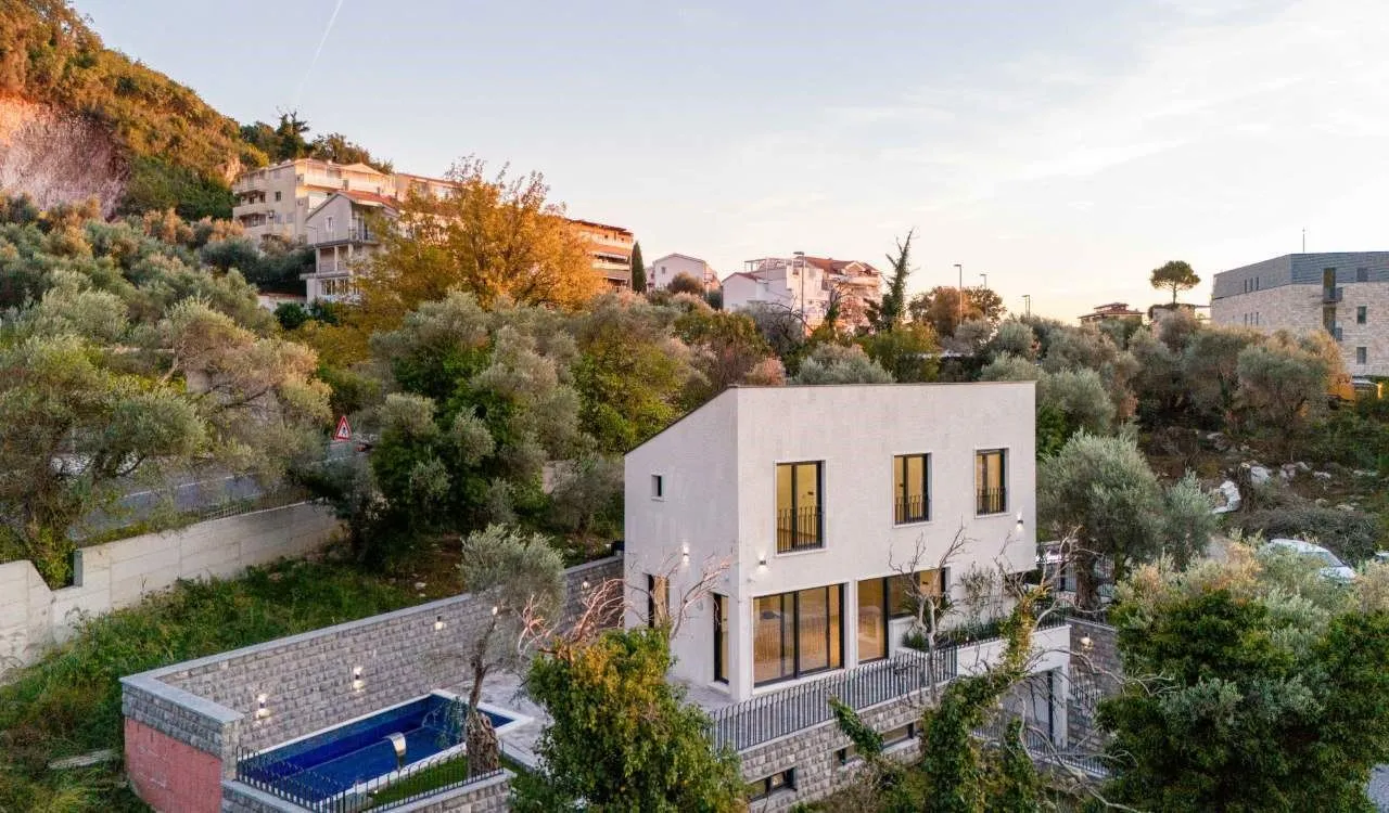 Sale, house, 240m², Kamenovo, Budva