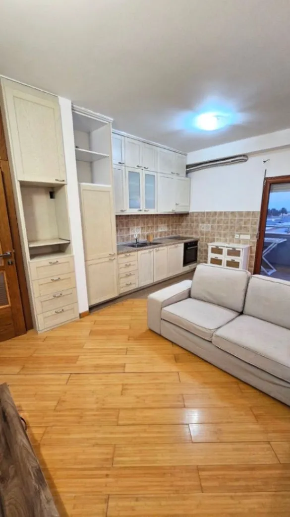 Izdavanje, dvosoban stan, 64m², Stari Aerodrom, Podgorica