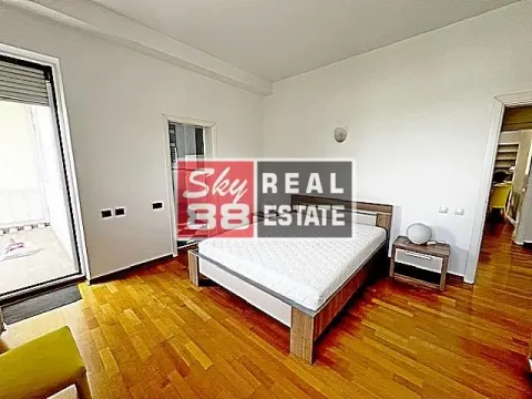 Rent, four bedroom apartment, 157m², Savski Venac, Beograd - image 14