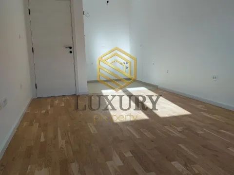 Prodaja, jednosoban stan, 41m², Stari Aerodrom, Podgorica - image 2