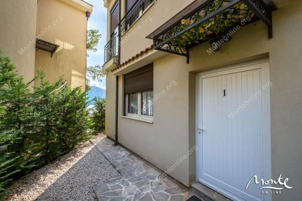 Sale, three bedroom apartment, 101m², Orahovac, Kotor