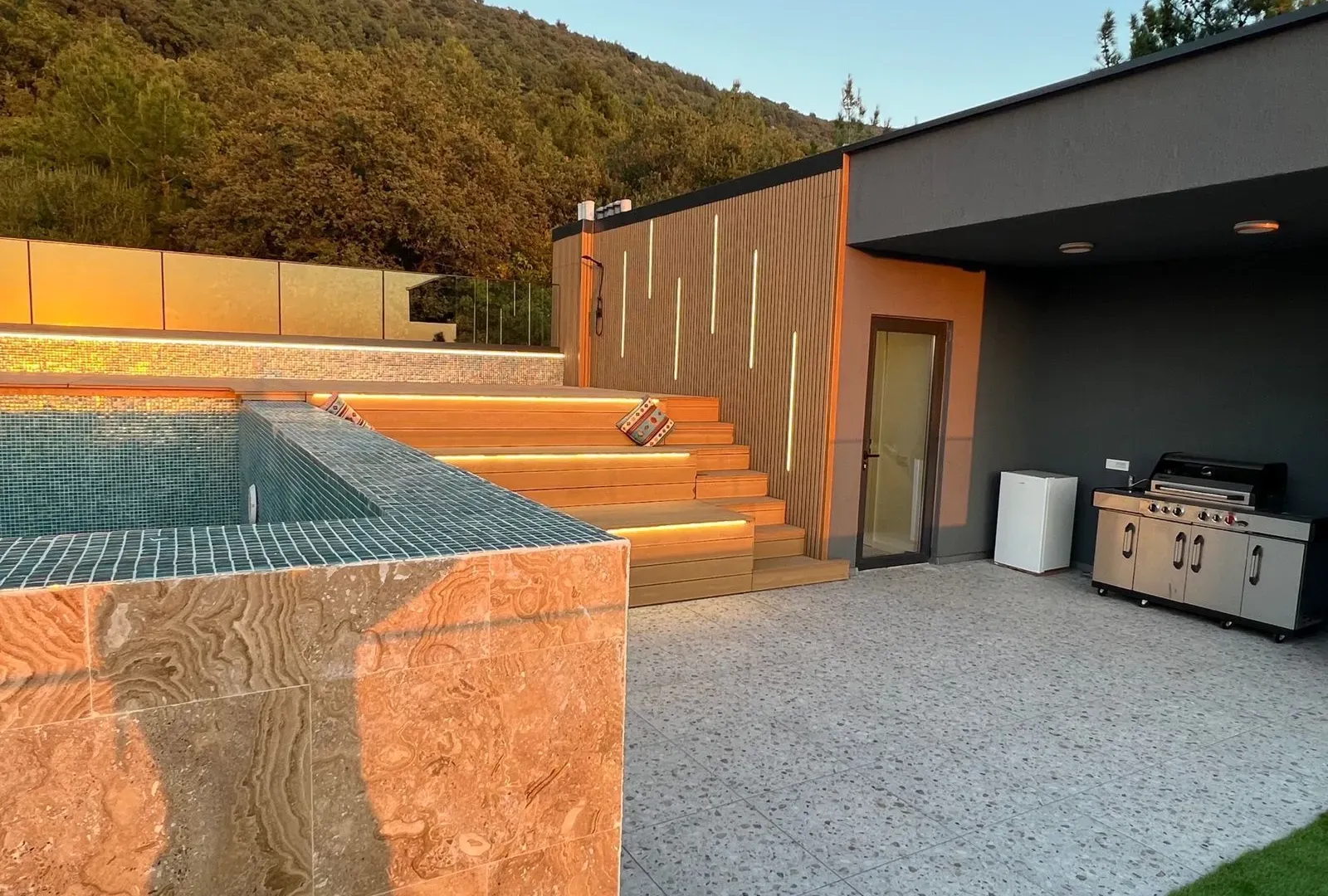Prodaja, kuća, 317m², Kavač, Kotor