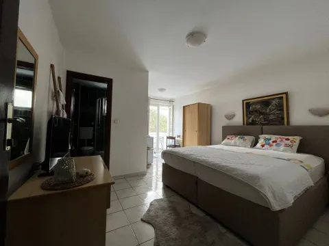 Izdavanje, jednosoban stan, 25m², Rafailovići, Budva - image 3