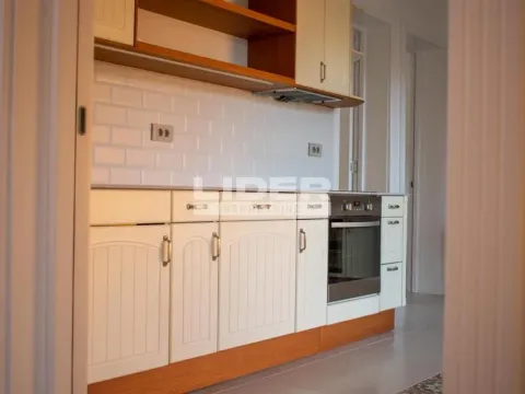 Izdavanje, kuća, 145m², Zemun Gornji Grad, Zemun Sve Podlokacije - image 7