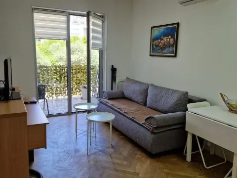 Rent, one bedroom apartment, 43m², Dobrota, Kotor - image 10