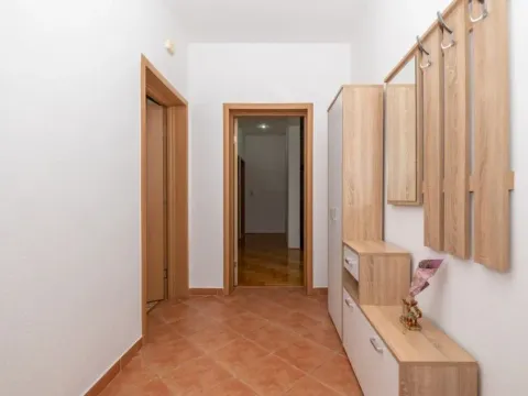 Prodaja, kuća, 258m², Karaburško Polje, Podgorica - image 7