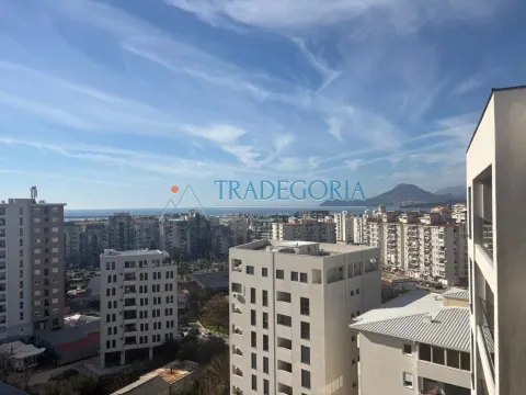 Pogled sa prozora na okolne stambene zgrade i gradski pejzaž. - image 4
