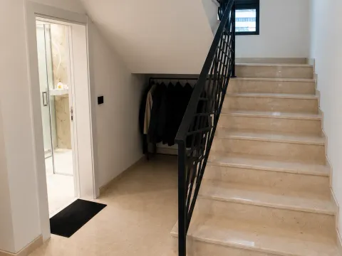 Rent, house, 180m², Gornja Gorica, Podgorica - image 7