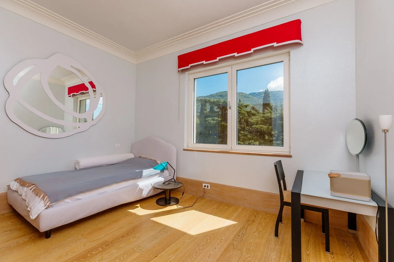 Sale, four bedroom apartment, 240m², Tivat, Crna Gora