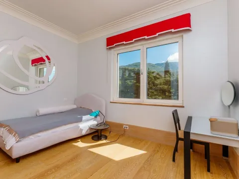 Sale, four bedroom apartment, 240m², Tivat, Crna Gora - image 14