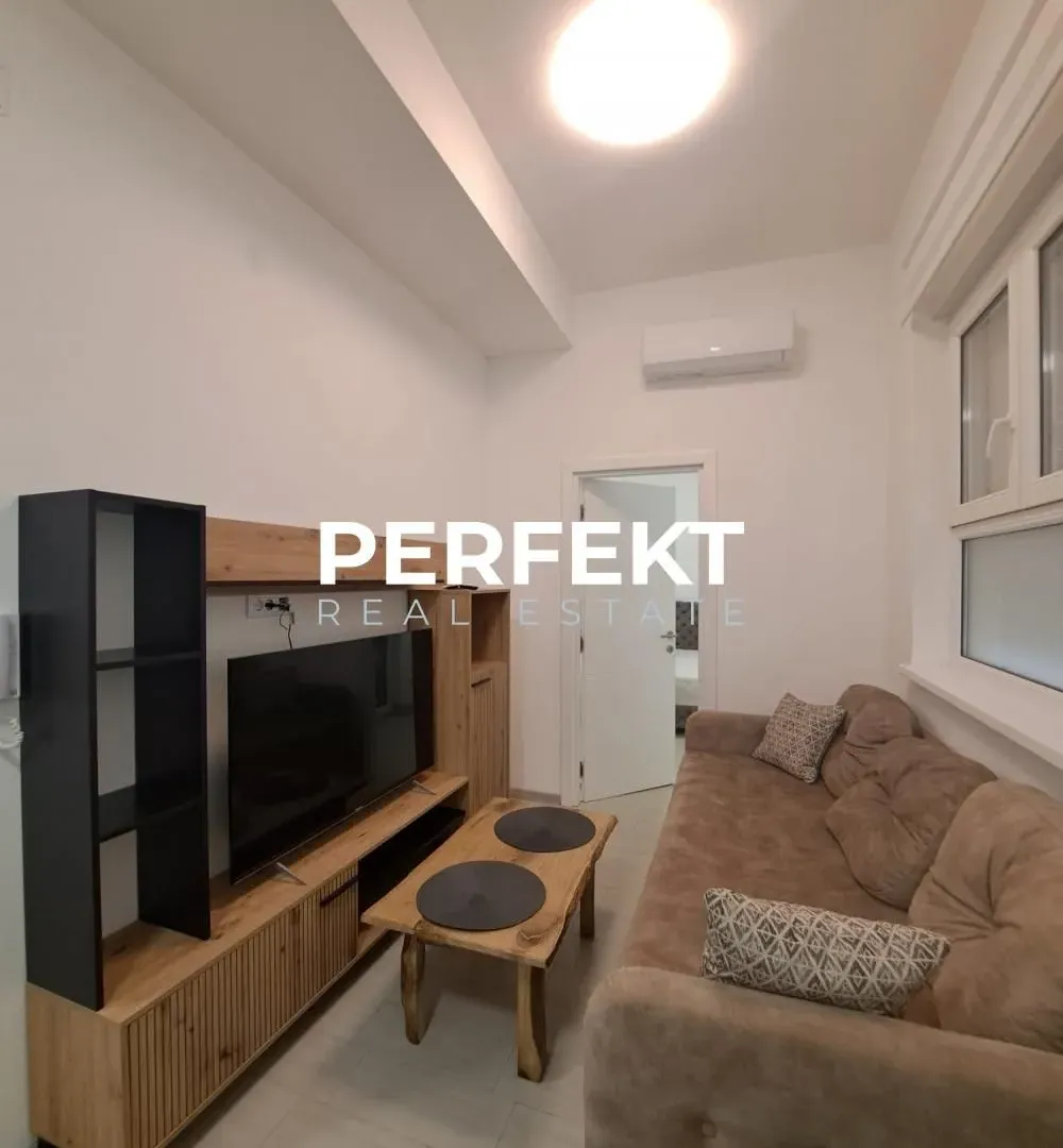 Izdavanje, jednosoban stan, 40m², Centar, Pančevo