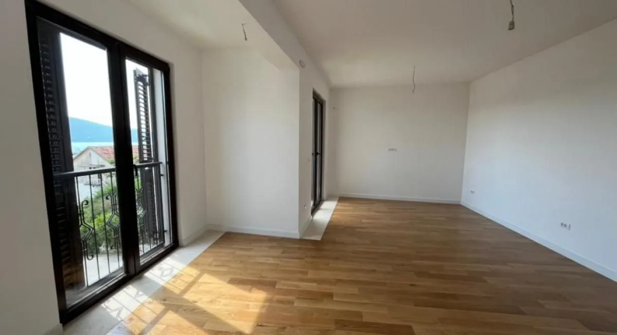Prodaja, dvosoban stan, 71m², Tivat, Crna Gora