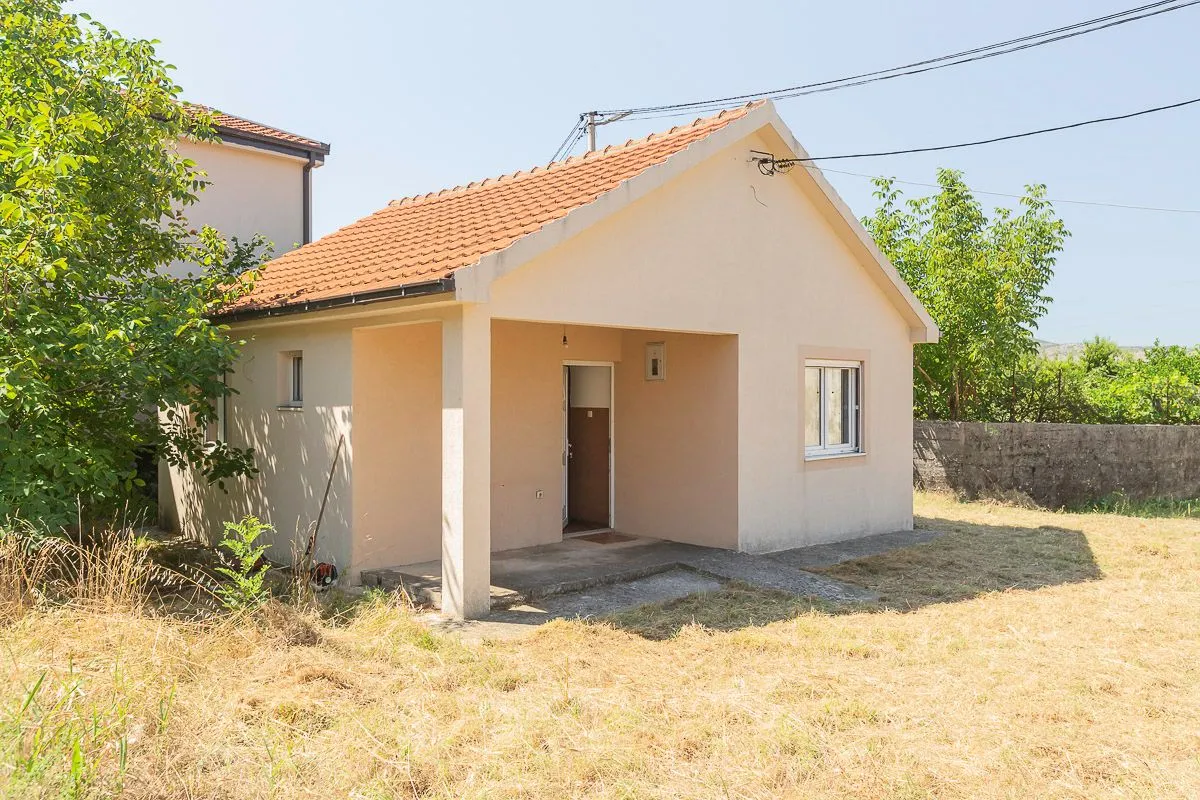 Prodaja, kuća, 56m², Dajbabe, Podgorica