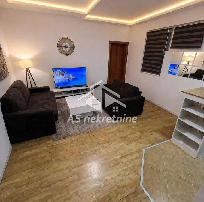 Izdavanje, dvosoban stan, 45m², Autokomanda, Voždovac Sve Podlokacije