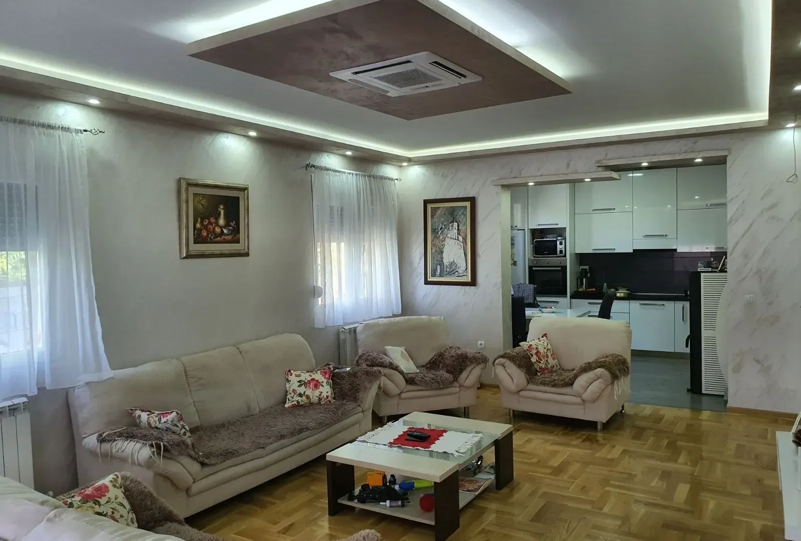 Prodaja, kuća, 260m², Gornja Gorica, Podgorica