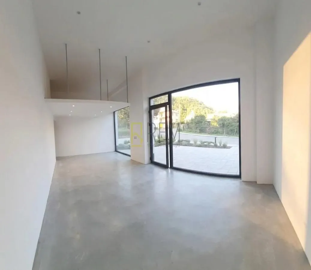 Rent, office space, 31m², Donja Lastva, Tivat