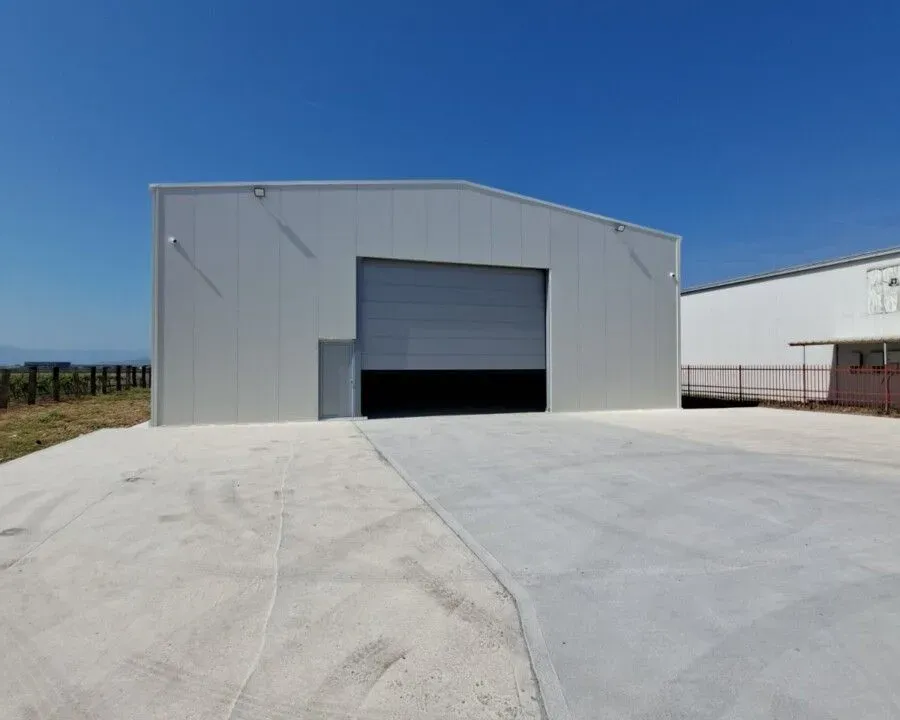 Rent, office space, 584m², Tuzi, Podgorica