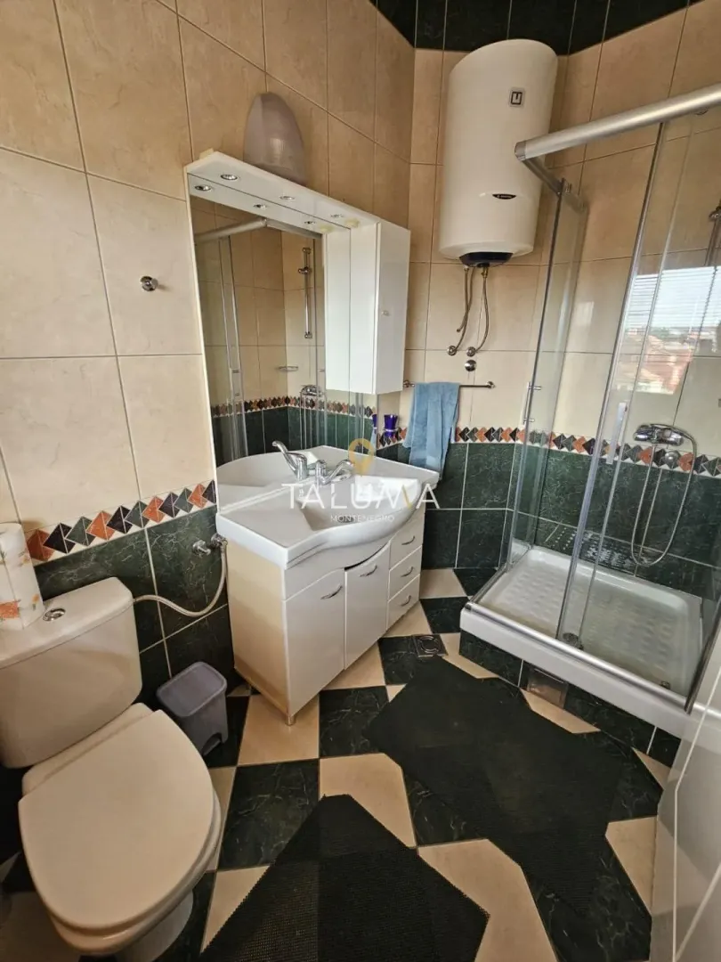 Rent, house, 300m², Masline, Podgorica