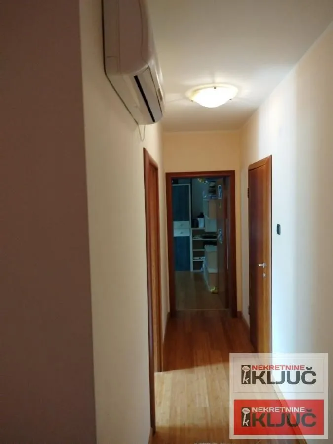 Prodaja, četvorosoban stan, 115m², Grbavica, Novi Sad Sve Podlokacije