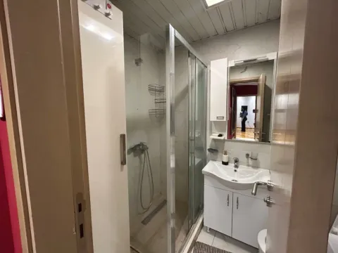 Izdavanje, dvosoban stan, 76m², Preko Morače, Podgorica - image 11