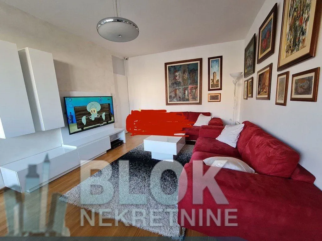 Izdavanje, dvosoban stan, 80m², Blok 6, Podgorica