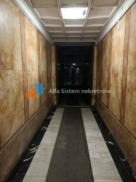 Izdavanje, dvosoban stan, 56m², Čubura, Beograd
