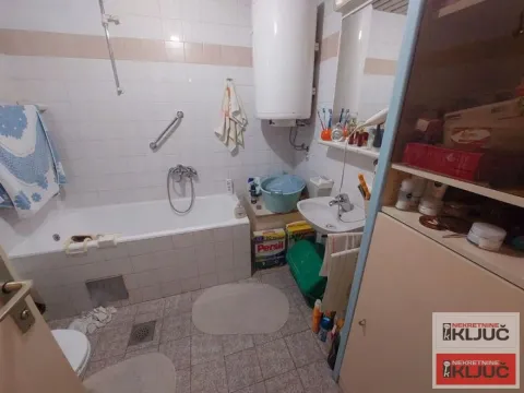 Prodaja, četvorosoban stan, 94m², Bulevar patrijarha Pavla, Novi Sad Sve Podlokacije - image 4