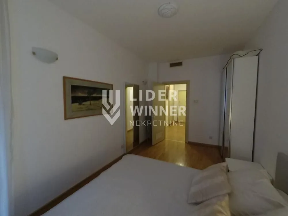 Rent, two bedroom apartment, 78m², Kalenić Pijaca, Vračar Sve Podlokacije