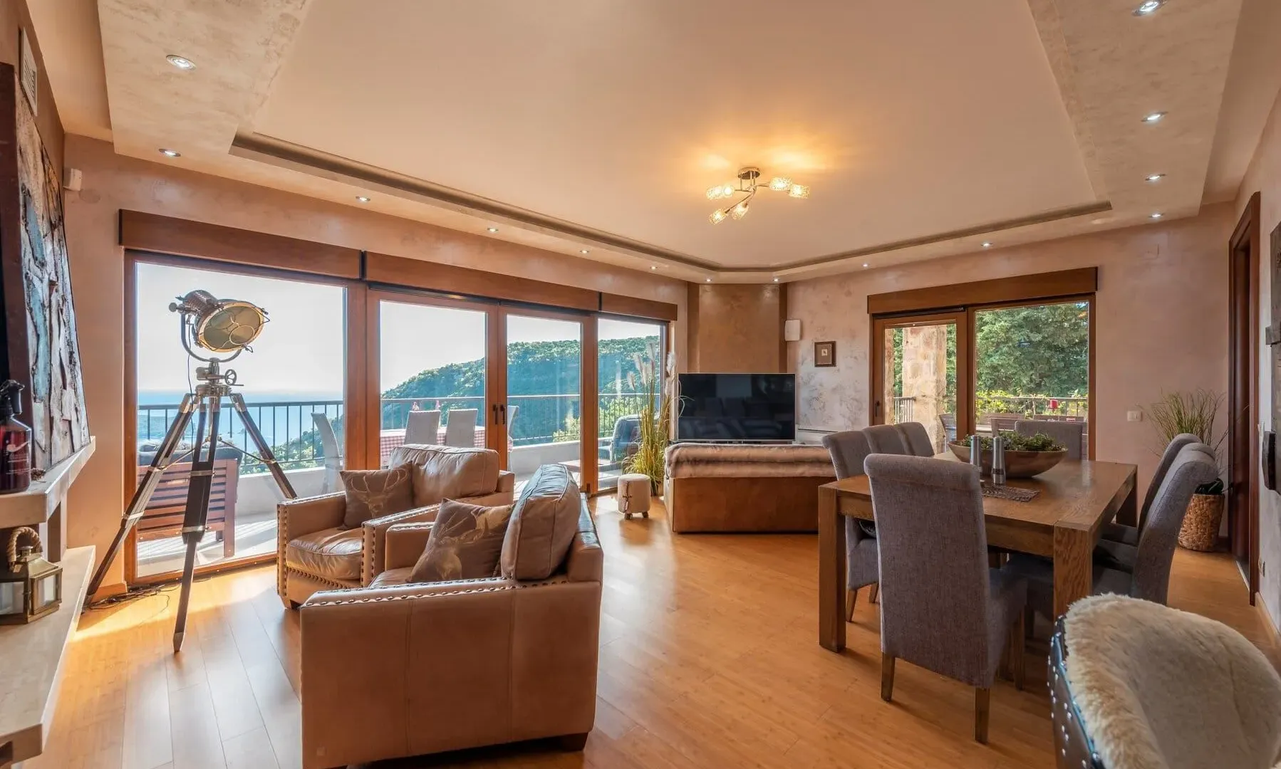 Sale, house, 280m², Markovići, Budva