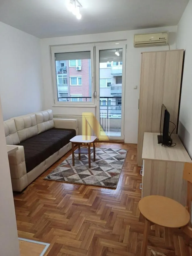 Izdavanje, garsonjera, 26m², Detelinara, Novi Sad Sve Podlokacije