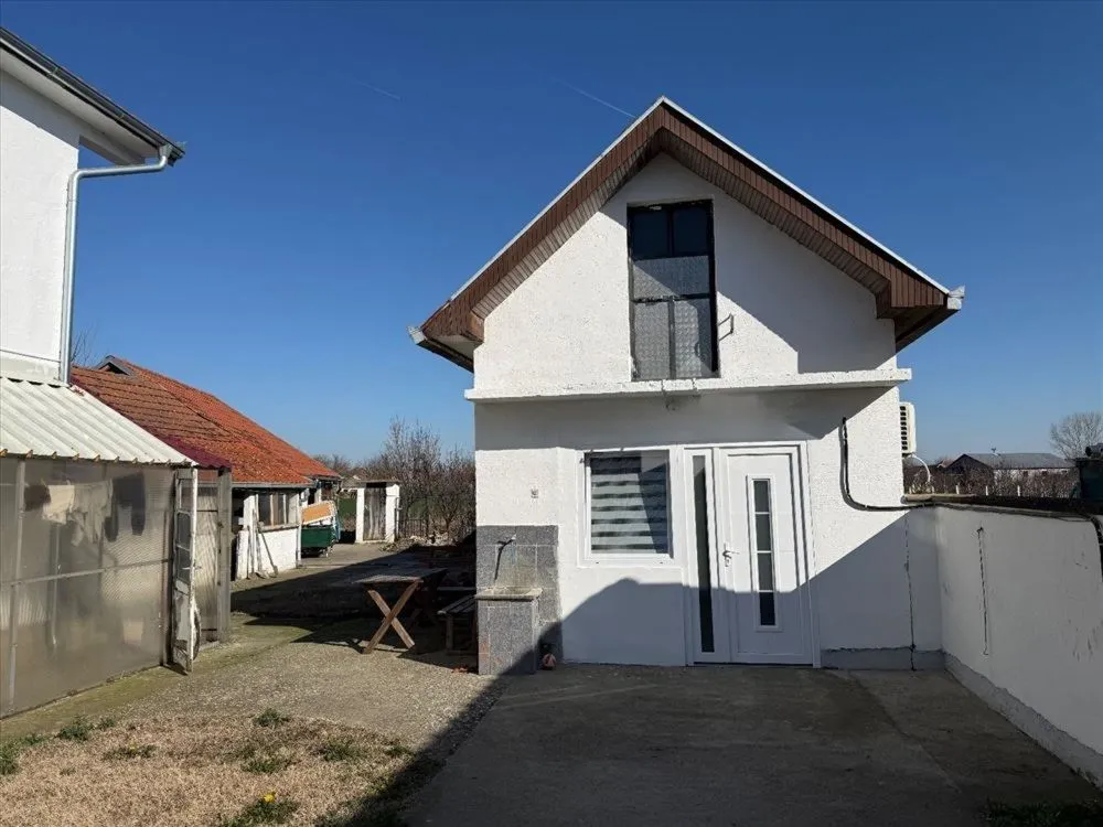 Prodaja, kuća, 274m², Centar, Stara Pazova