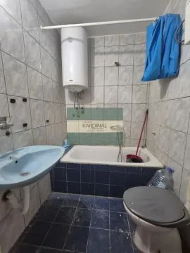 Kupatilo sa kadom, umivaonikom i bojlerom. - image 8