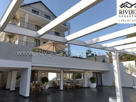 Prodaja, kuća, 424m², Tivat, Crna Gora