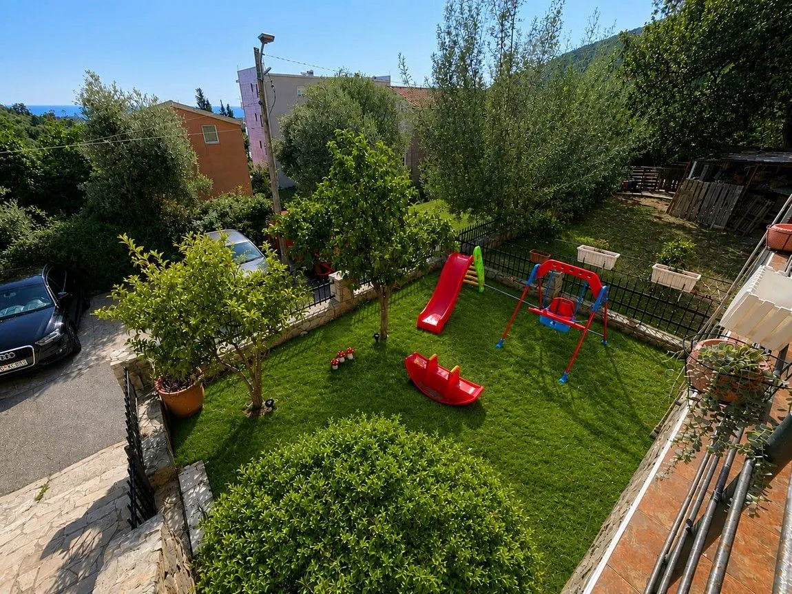 Sale, two bedroom apartment, 99m², Petrovac, Budva