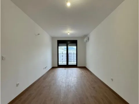 Izdavanje, dvosoban stan, 64m², Podgorica, Crna Gora - image 2
