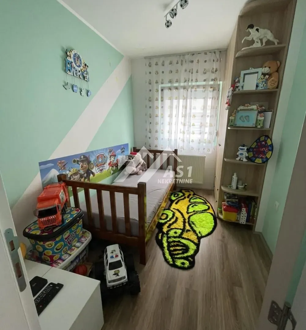 Prodaja, četvorosoban stan, 76m², Lipov gaj, Novi Sad Sve Podlokacije