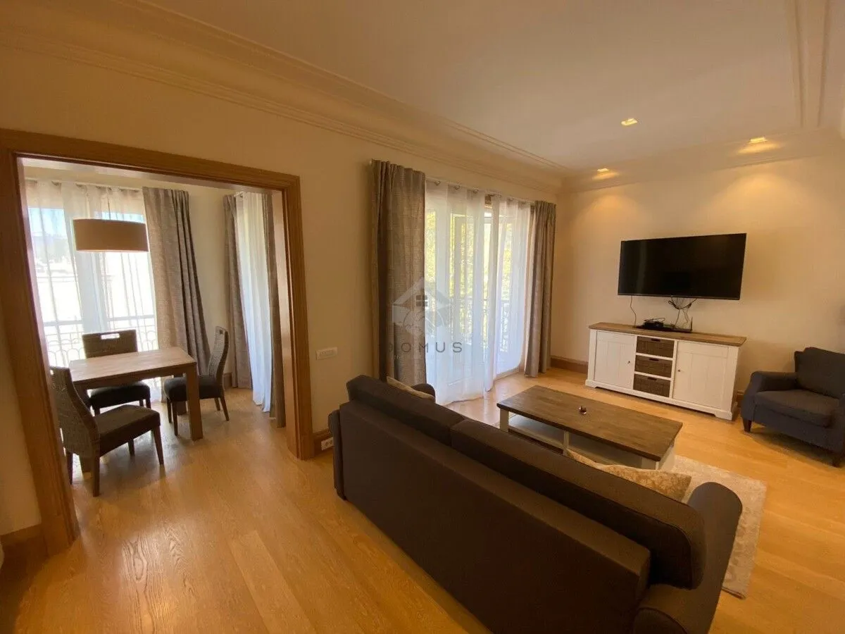 Prodaja, jednosoban stan, 76m², Tivat, Crna Gora