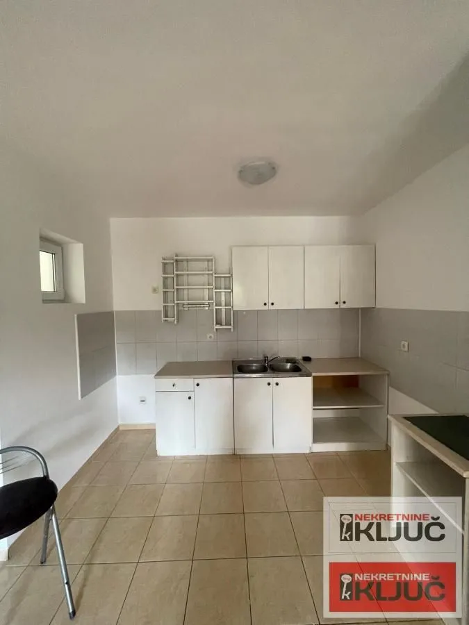 Izdavanje, dvosoban stan, 52m², Nova Detelinara, Novi Sad Sve Podlokacije