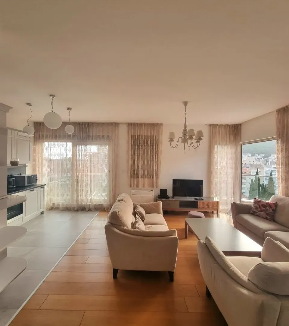 Izdavanje, dvosoban stan, 103m², Budva okolina, Budva