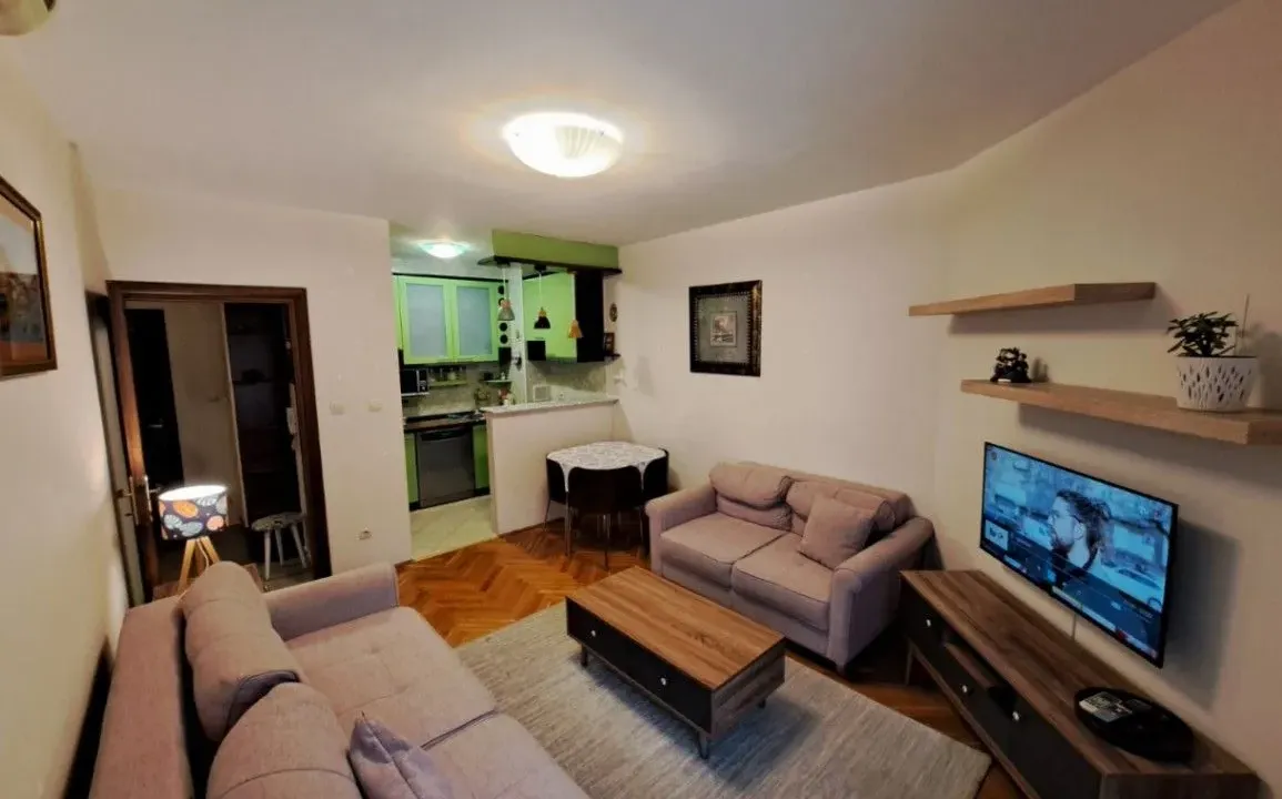 Izdavanje, jednosoban stan, 38m², Blok 9, Podgorica