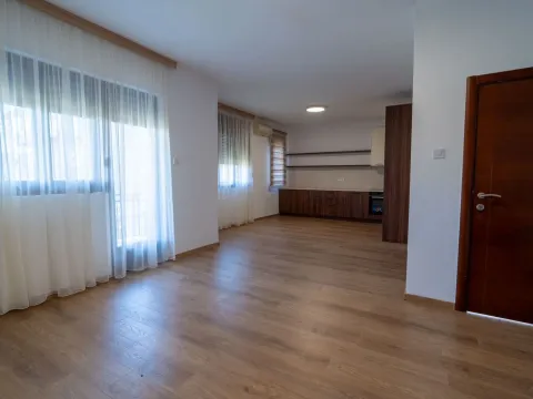Izdavanje, trosoban stan, 110m², Gornja Gorica, Podgorica - image 14