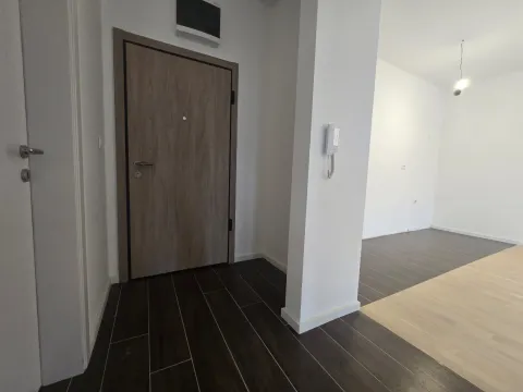 Sale, one bedroom apartment, 39m², Tološi, Podgorica - image 11