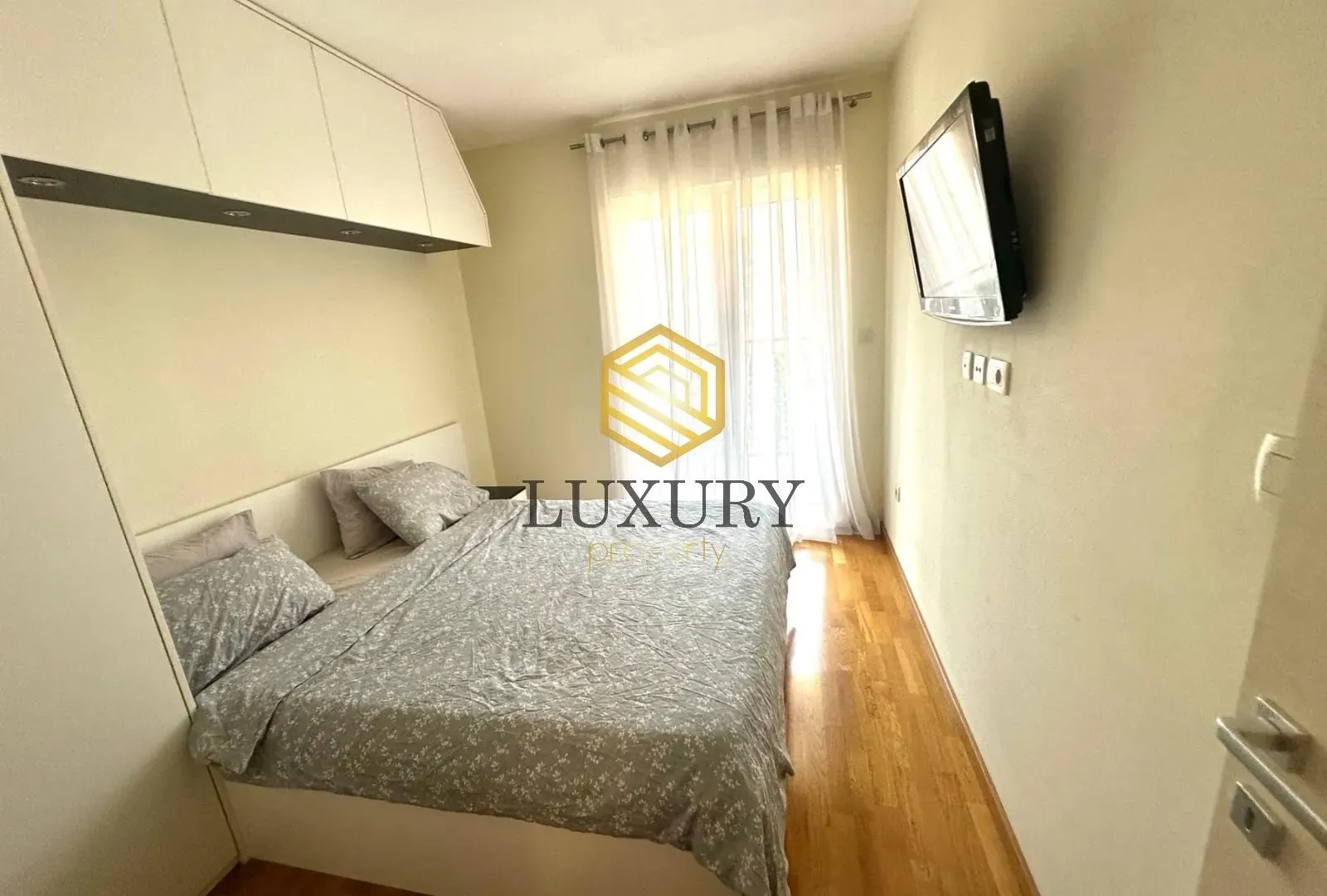 Izdavanje, jednosoban stan, 43m², City Kej, Podgorica