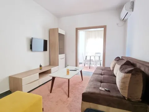 Izdavanje, jednosoban stan, 37m², Lastva Grbaljska, Kotor - image 2